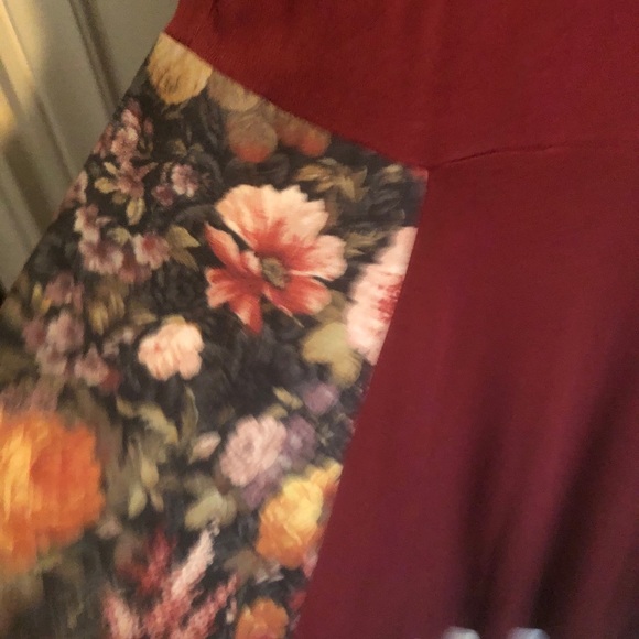 Sustainable bamboo and microsuede floral dress - Picture 3 of 4